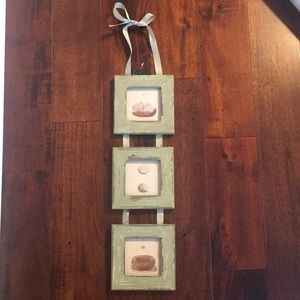 Wooden frames with ribbon